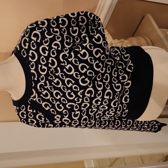 NWT ❗️ Guess navy and white logo sweater size medium - Picture 4 of 13